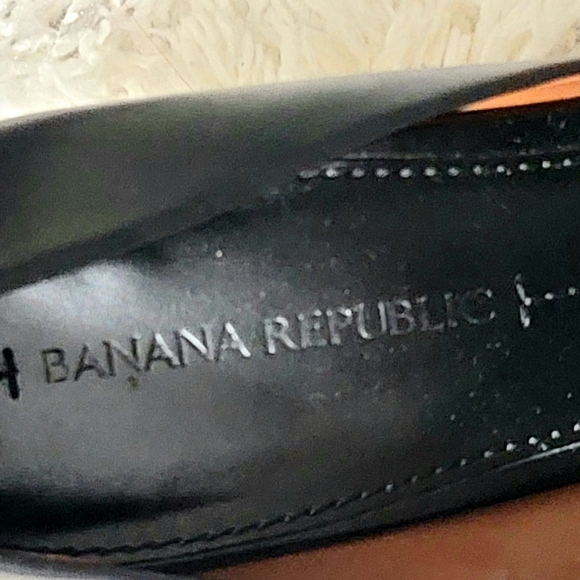 Banana Republic Gold Trim Black Leather Pump Heels Size 7 - Picture 7 of 10